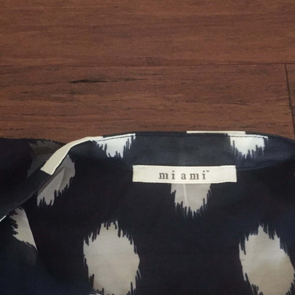 Francesca’s Collections Blouse - Picture 4 of 4